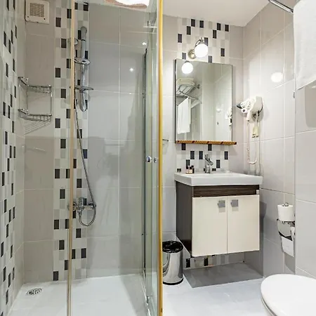 Elasophia Hotell 2*